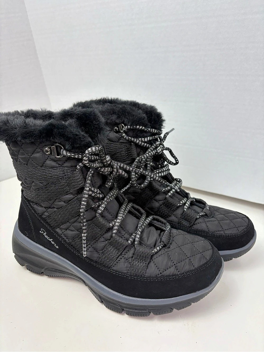 Skechers Relaxed Fit: Easy Going - Moro Street Black Winter Boots US 6